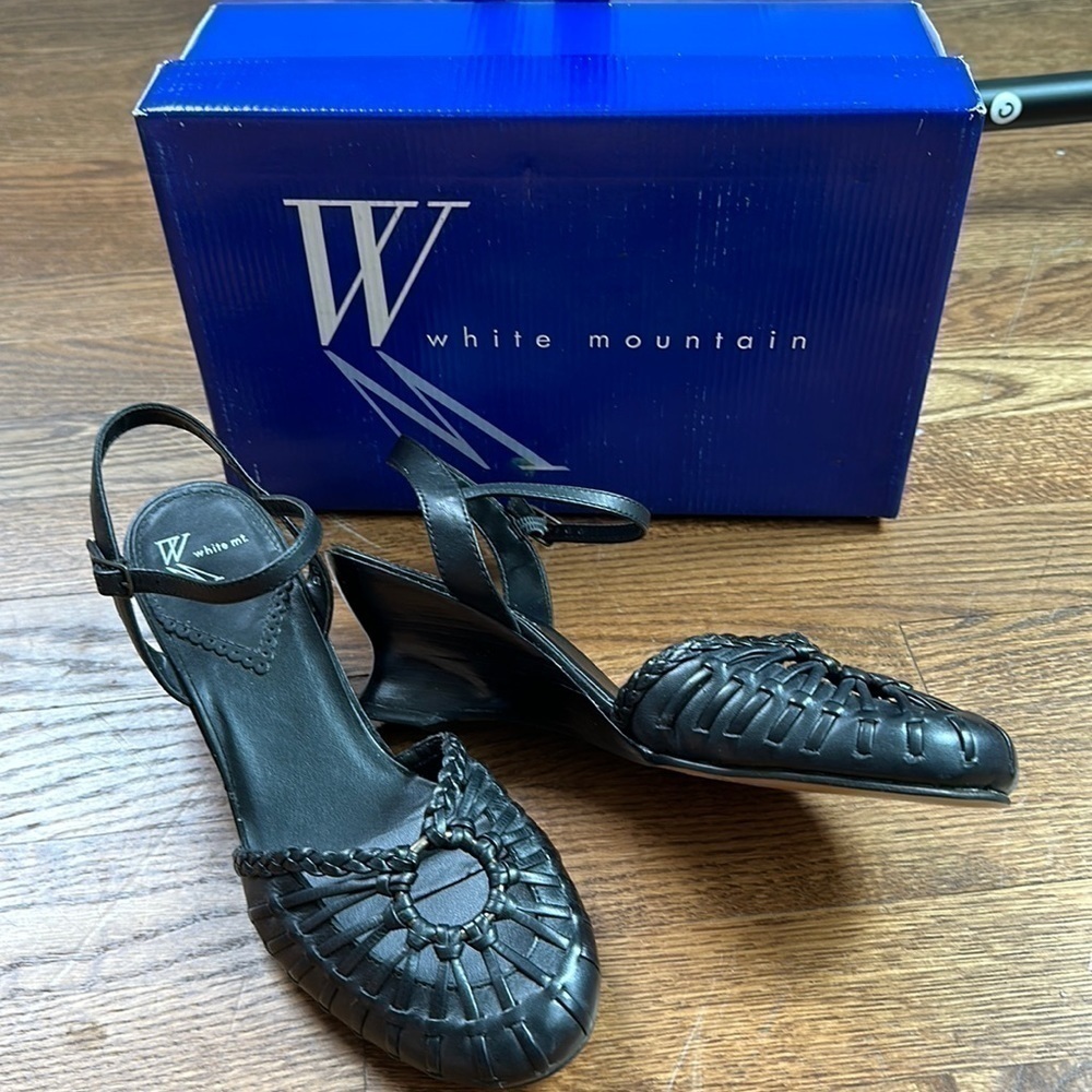 White Mountain Black Leather Woven Kitten Heels Size 7 1/2